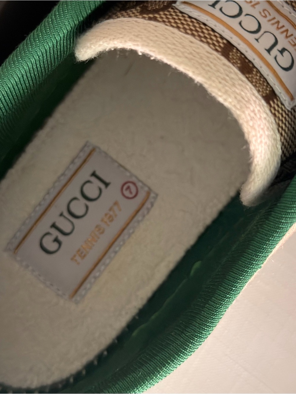 Gucci Tan GG Supreme Low-Top Sneaker with Green-Red - Picture 8 of 9